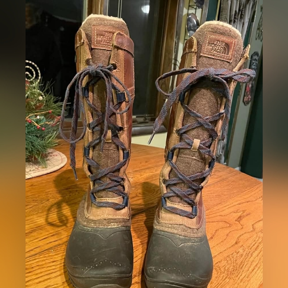 SALE The North Face Brown tall Stellista Insulated Size 9 Womens Boot
